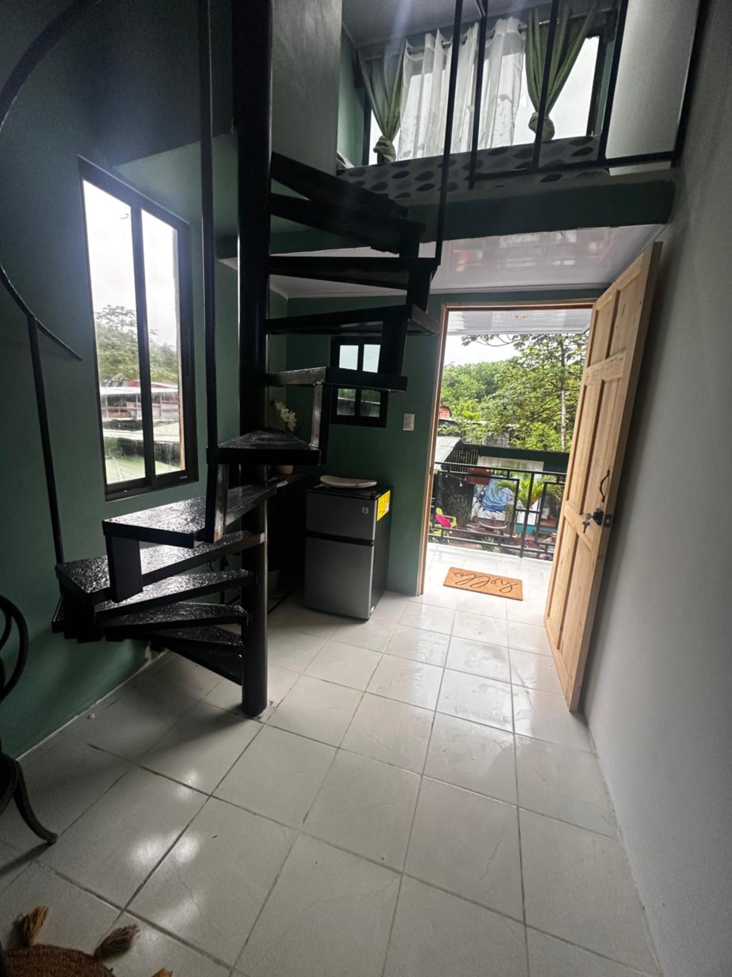 The Jungle Container Bed & Breakfast Quepos Exterior photo